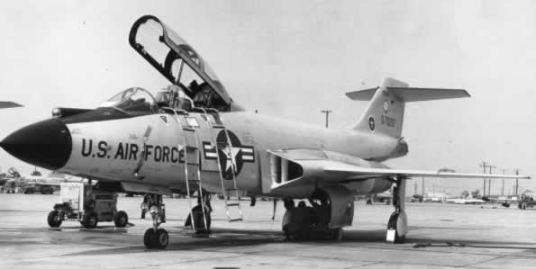 F-101 Voodoo on apron 