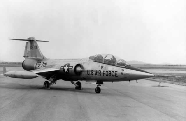 1958 1F-104B-1 FM LOCKHEED F-104B STARFIGHTER T.O 