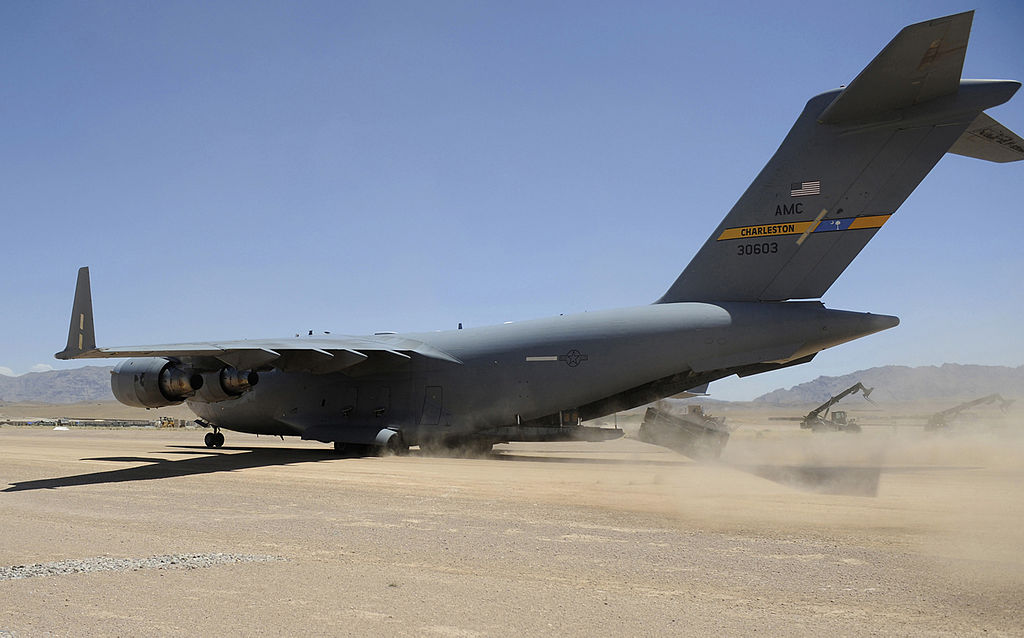 U.S. Air Force C-17 Globemaster Iduring desert operations