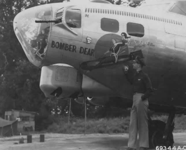 B-17 Flying Fortress "Bomber Dear" nose art