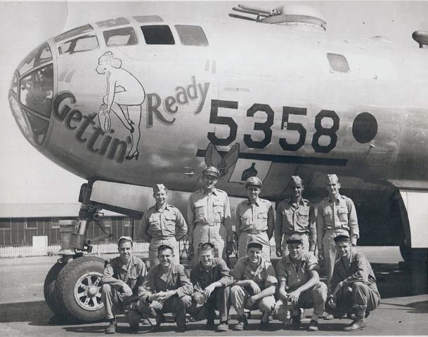 B-29 Superfortress "Gettin Ready" 5358 with crew photo
