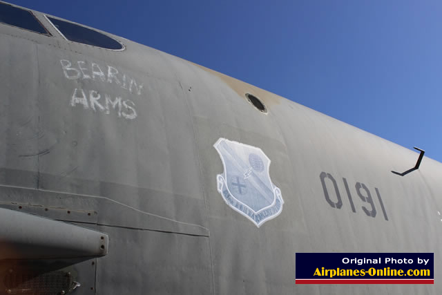 B-52G Stratofortress "Bearin Arms", S/N 58-0191