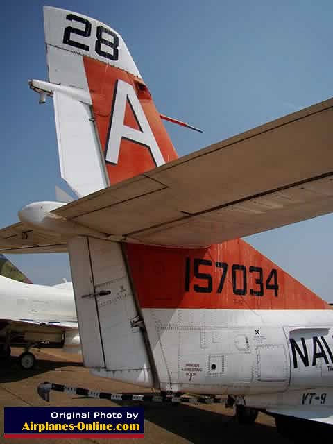 North American Aviation T-2 Buckeye B/N 157034, tail section